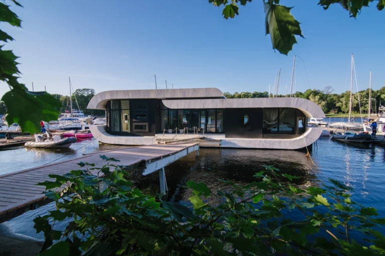 House Boat