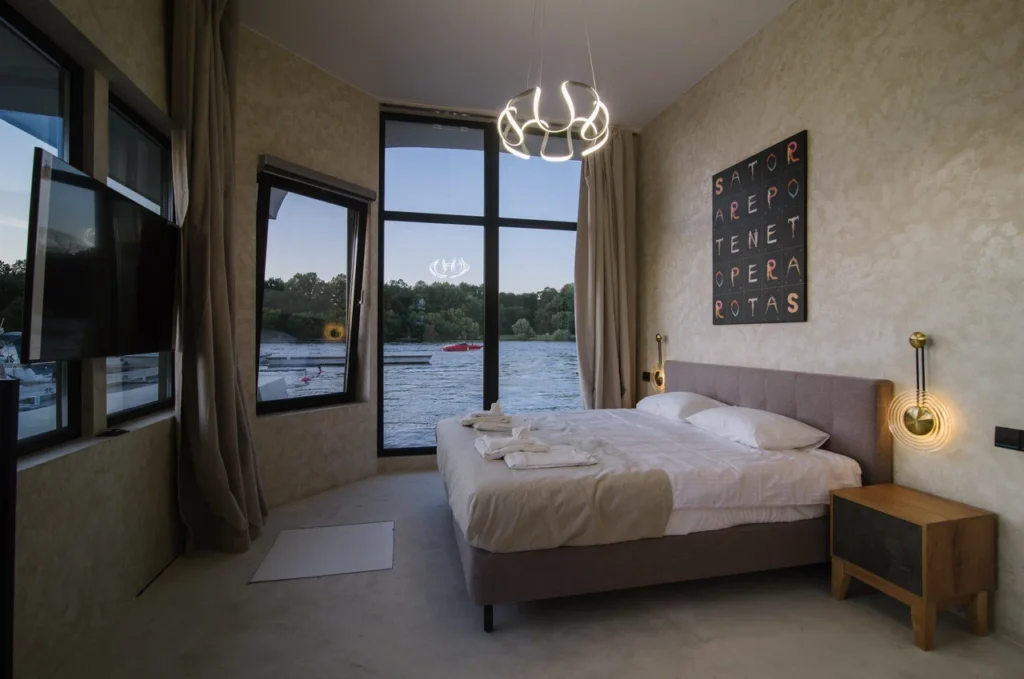 House Boat